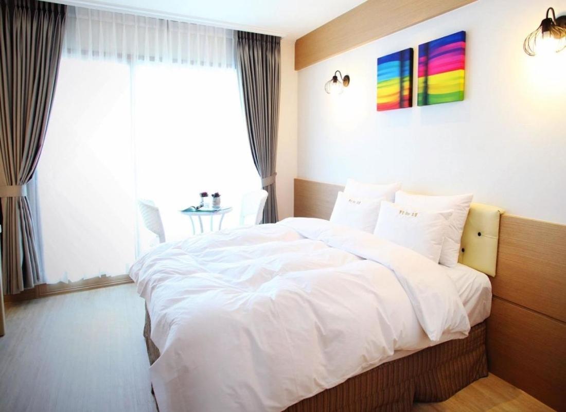 Tongyeong Bay Condo Hotel Exterior photo