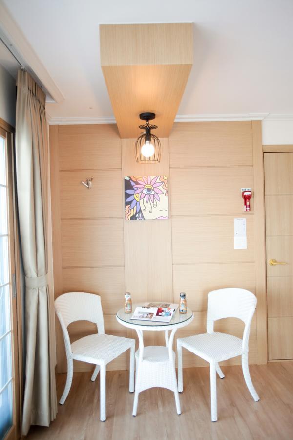 Tongyeong Bay Condo Hotel Exterior photo